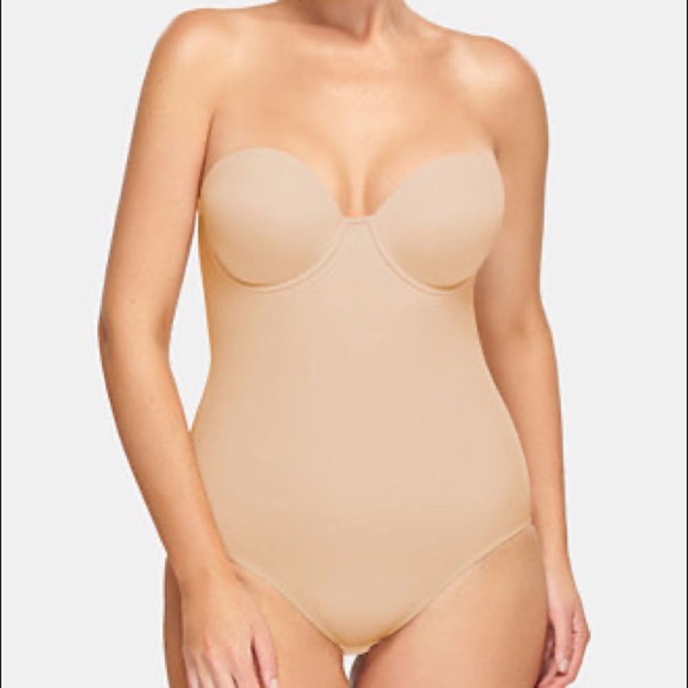 NWT Wacoal Red Carpet Reshaper w/ Removable Straps